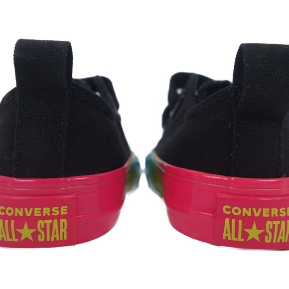 Toddler Size 9 Black // Multi 764277C Converse Chuck Taylor All Star 2V Ox